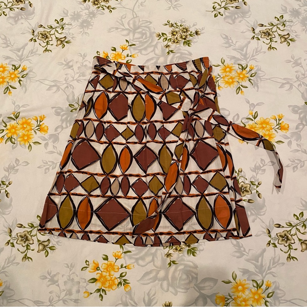 BCBG MaxAzria Size 0 Patterned Skirt